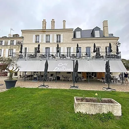 Hotel 3 Face Au Donjon Pons